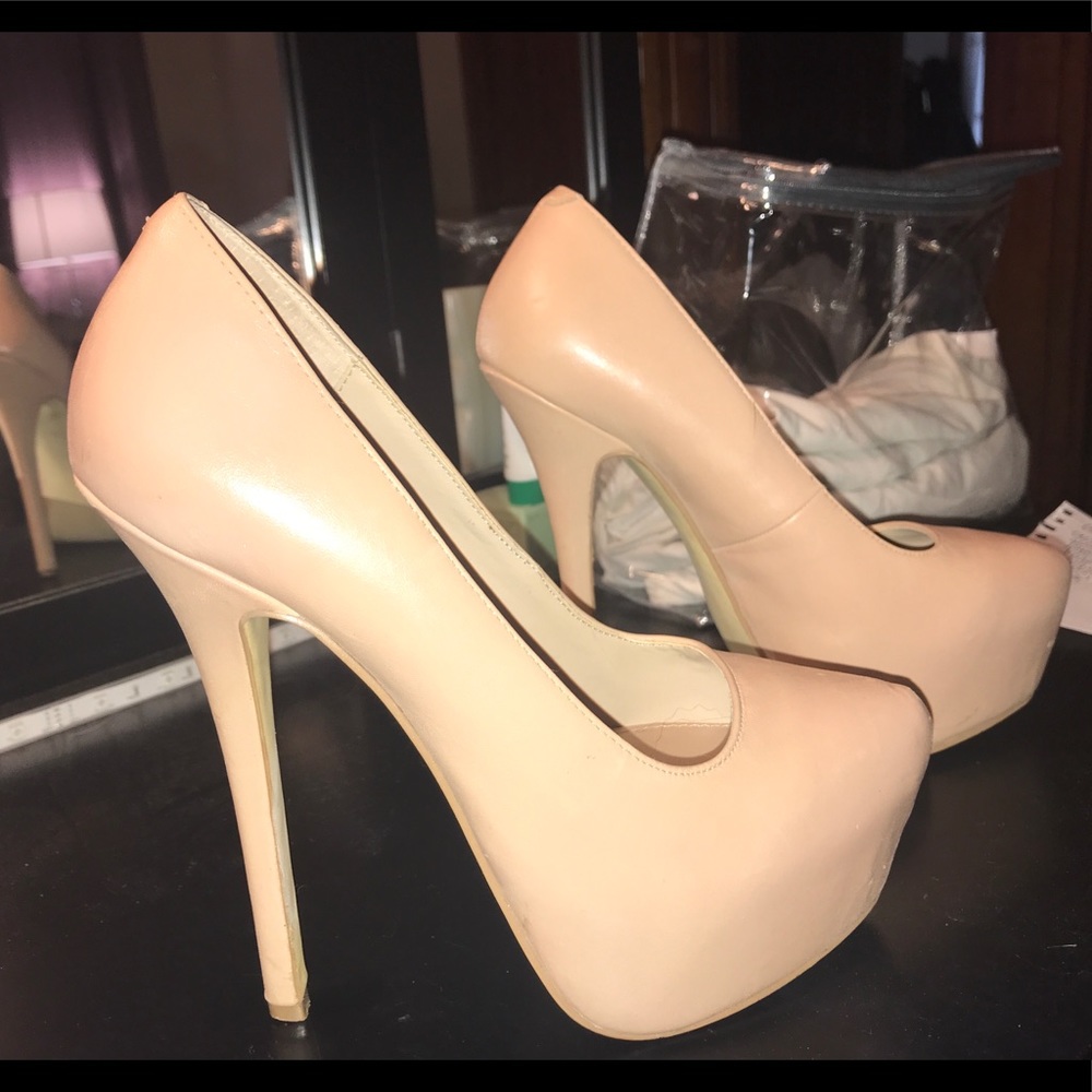 Steve Madden Nude Heels Size 7